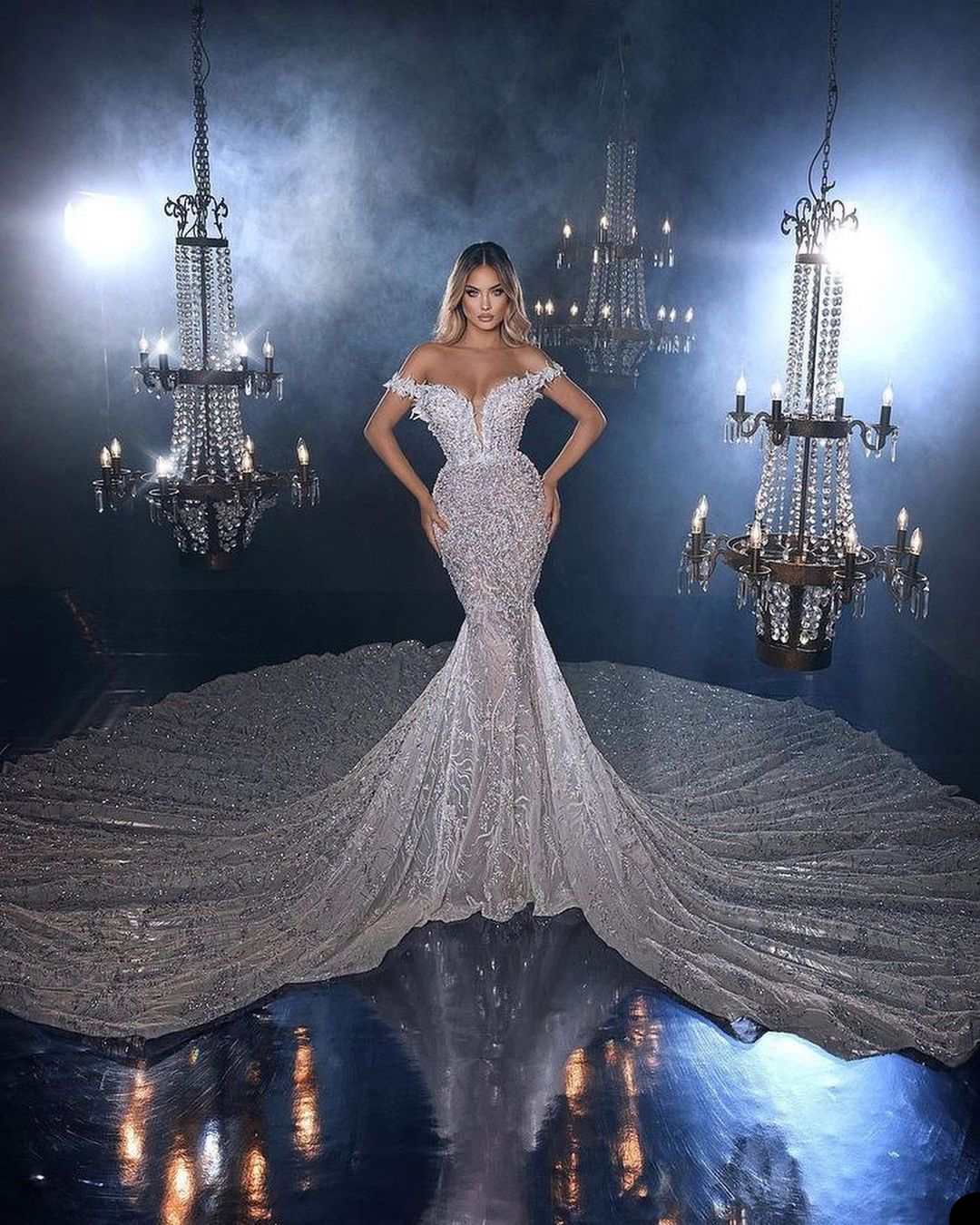 Exquise Tule Mermaid Wedding Jurken 2022 Sexy Deep V-Neck Appliques Shine Sequins Bridal Gown Brush Train Robe de Vestido