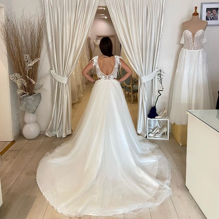 Backless Beach Wedding Dresses Lace Bridal Gowns With Detachable Train Deep V Neck Appliqued Sheath Sequined Boho Vestido De Novia