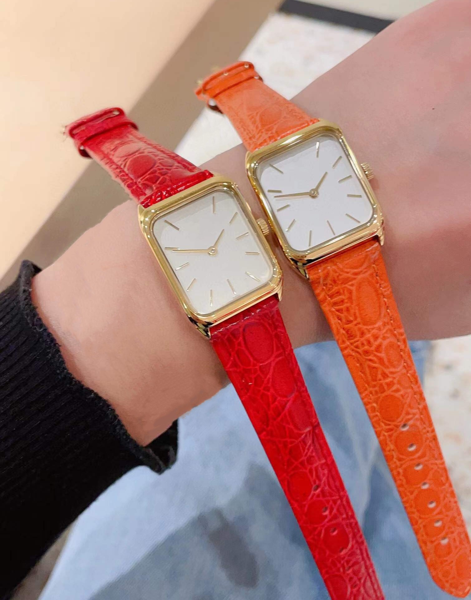 Relojes rectangulares de color dorado vintage Mujeres Geométricas Reloj de pulsera Geométrica Dama de cuero Orange Reloj Femenino Fina 22 mm