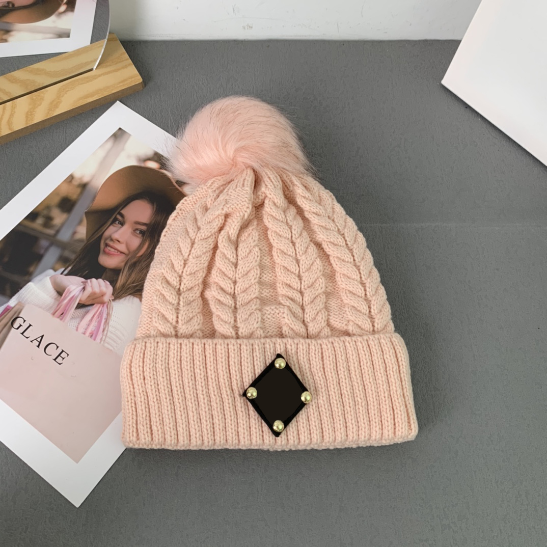 Women Fashion Designer Beanie Couple Warm Cotton Knitted Hat in Autumn and Winter Candy Color Diamond Leather Letter Travel Street Photography Gift