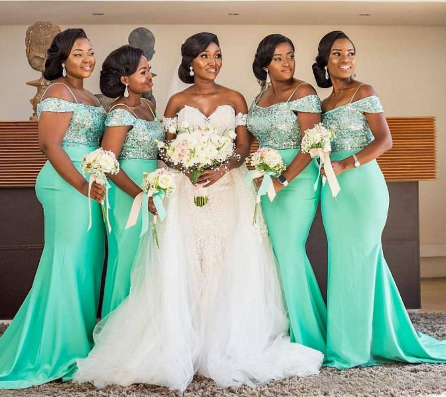 Mint Green African Off The Shoulder Mermaid Bridesmaids klänningar golvlängd ärmlös sexig svart tjej bröllop gäst prom klänning klänningar