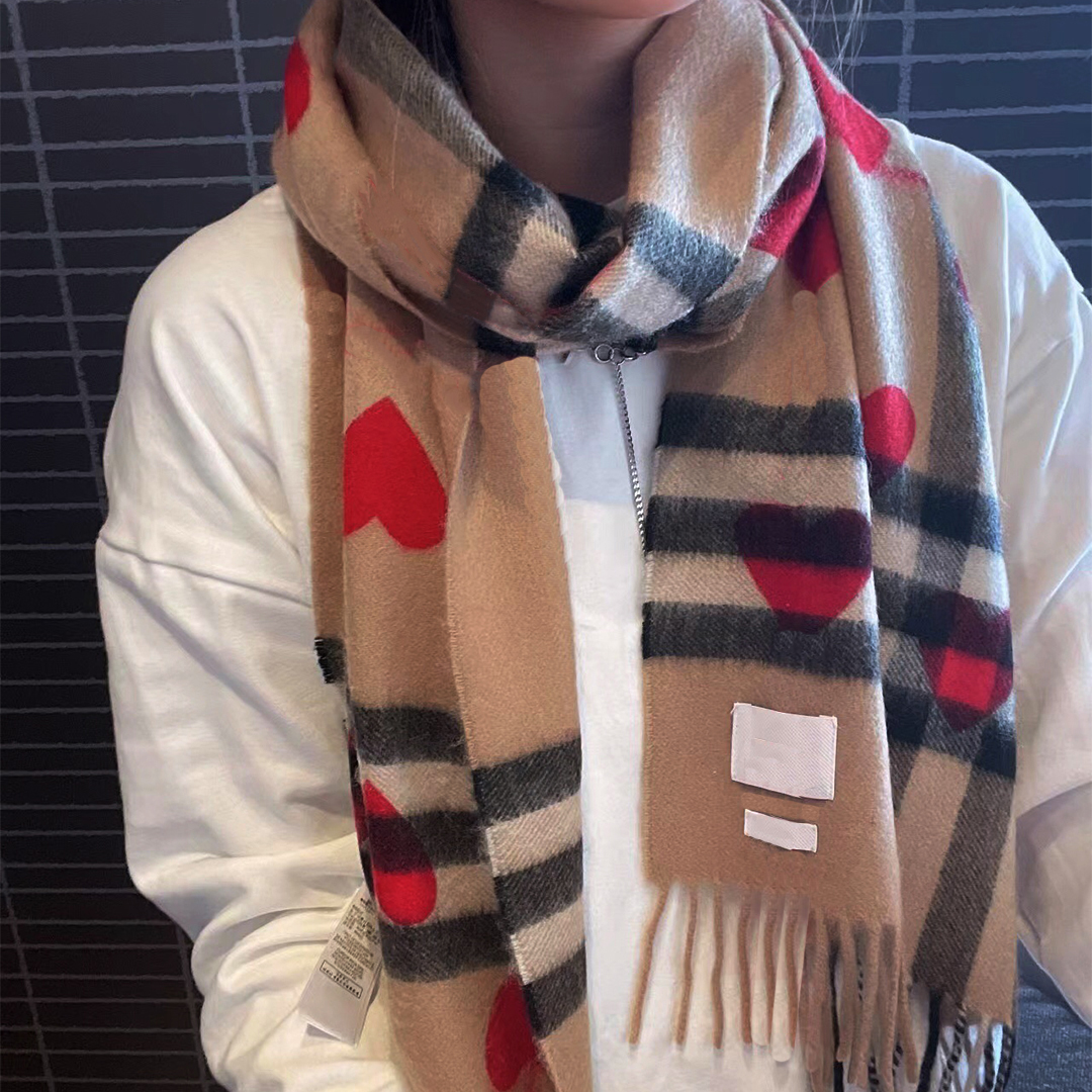 Projektant szalików luksusowy szal kobiety jesień i zimowe w kształcie serca szalik moda moda wielofunkcyjna Podróż niezbędne