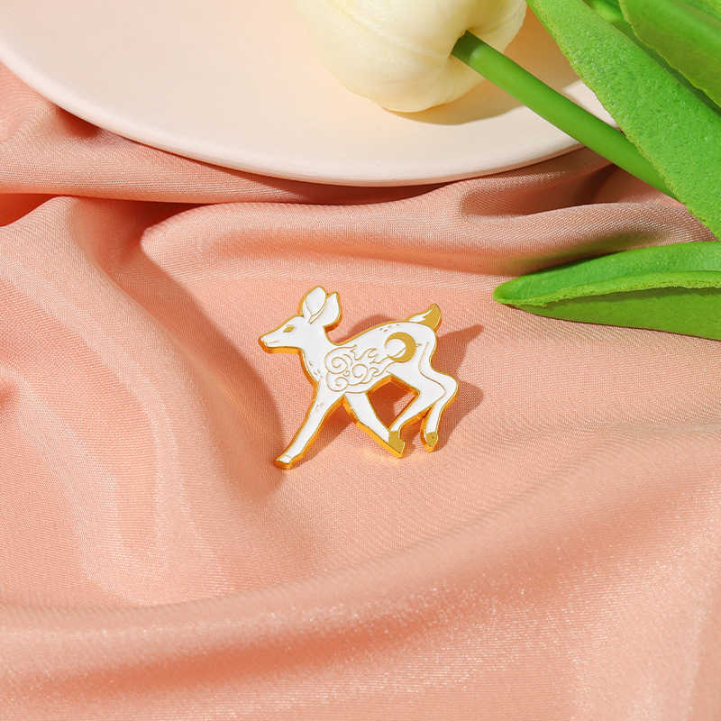 Broches dessin animé petit wapiti forme métal peinture badge accessoires vêtements sac minimaliste broche animal de haute qualité