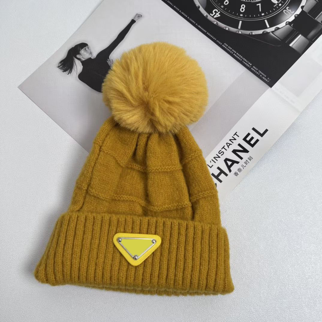Designer Beanie Par Warm Winter Sticke Hat Hair Ball Candy Metallic Triangle Letter Bonnet