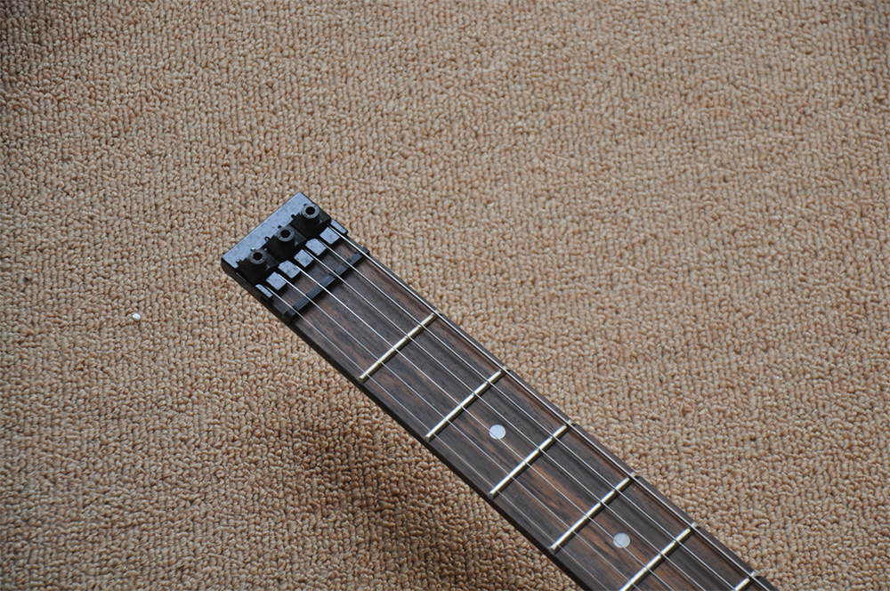 Gelbe E-Gitarre ohne Kopf für Linkshänder mit EMG-Tonabnehmern, Griffbrett aus Palisander, 24 Bünde. Kann nach Wunsch angepasst werden