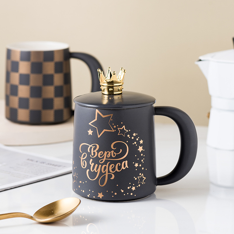 Tasse en céramique de 500ML avec couvercle et poignée, tasse en damier rétro pour café latte, thé, lait et cacao, cadeau créatif de noël, d'anniversaire