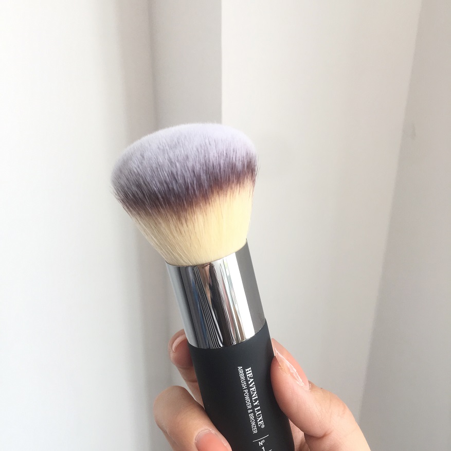 Heavenly Luxe Airbrush Powder Bronzer Pincel de maquiagem 1 6 8 22 com tubo Grande ferramenta de configuração de cosméticos 4812090