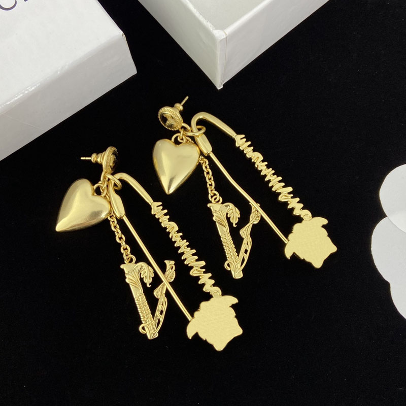 Women Hoop kolczyki projektant biżuterii damska kolczyka kolczyka uliczna moda złota serce do uszu akcesoria dla kobiet D2210208f273e