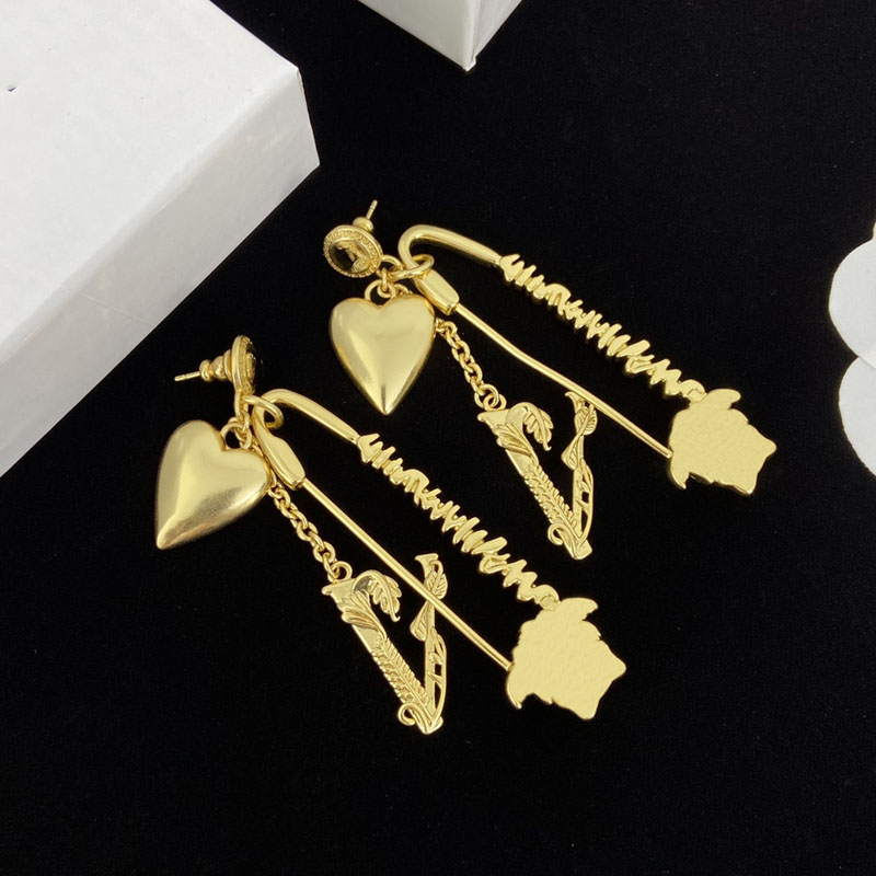 Women Hoop Coldings Designer Jewelry Domens Fashion Street Fashion Gold Heart Ear Studs Akcesoria dla kobiet D2210208F276A