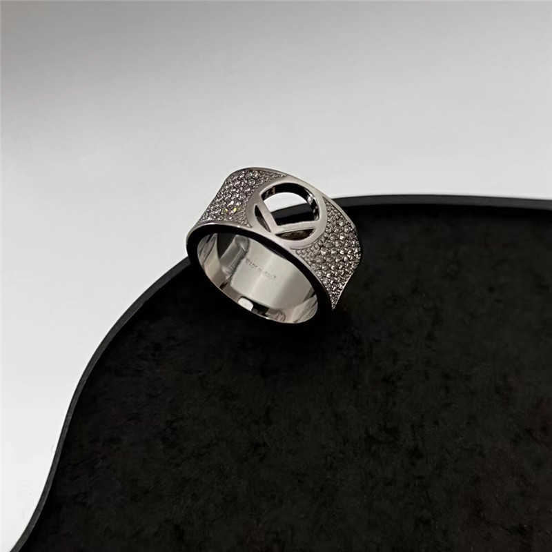 Haute Qualité Plein Diamant Hommes Anneaux Cadeau De Fiançailles Pour Femmes Designer Couple Amour Anneaux 925 Argent Or Ringe Femme F Bijoux Wi246t