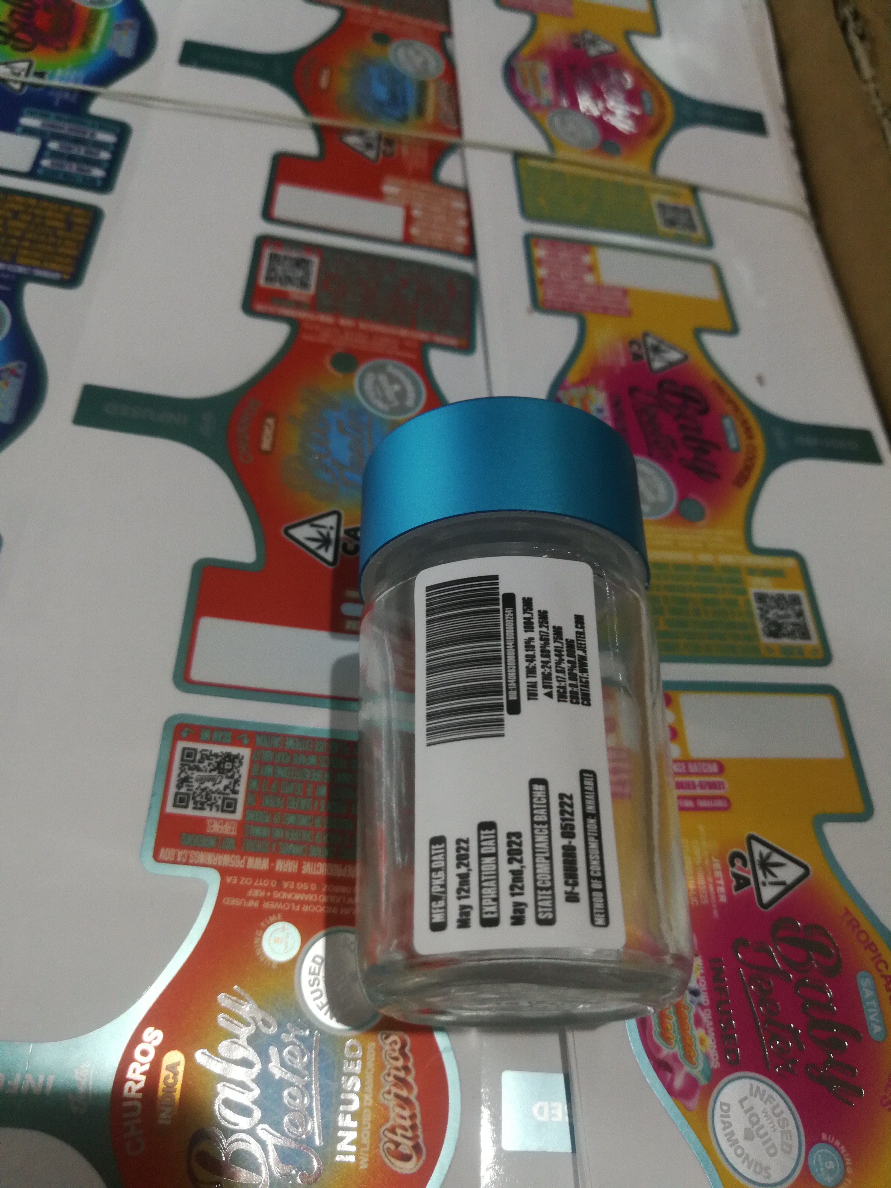 Baby Jeeter Jar Pre-Roll Glass Bottle fuktsäker förseglad containerbehållare för tabakco Dry Herb Storage Plastic Thread Lock Rökning E-cigarett Vape Tillbehör