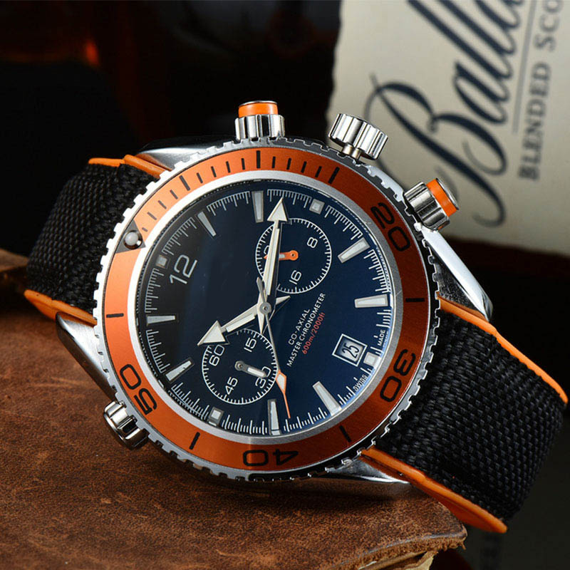 Top luxe merk herenkwarts horloge mode sport hippocampus 600 series multi functionele drie oogstopwatch lichtgevende waterdichte rubberen band horloges