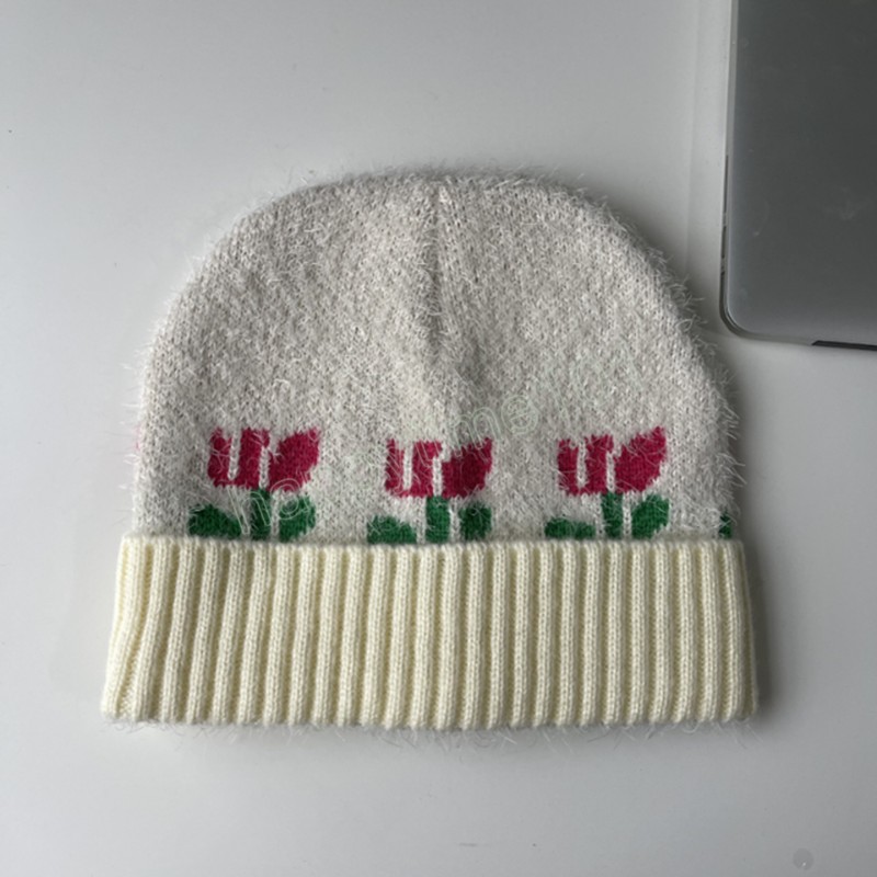 Berretti da donna autunnali e invernali Berretto lavorato a maglia con ricamo floreale giapponese carino Cappelli in cashmere caldi e freddi esterni Cappello berretti retrò