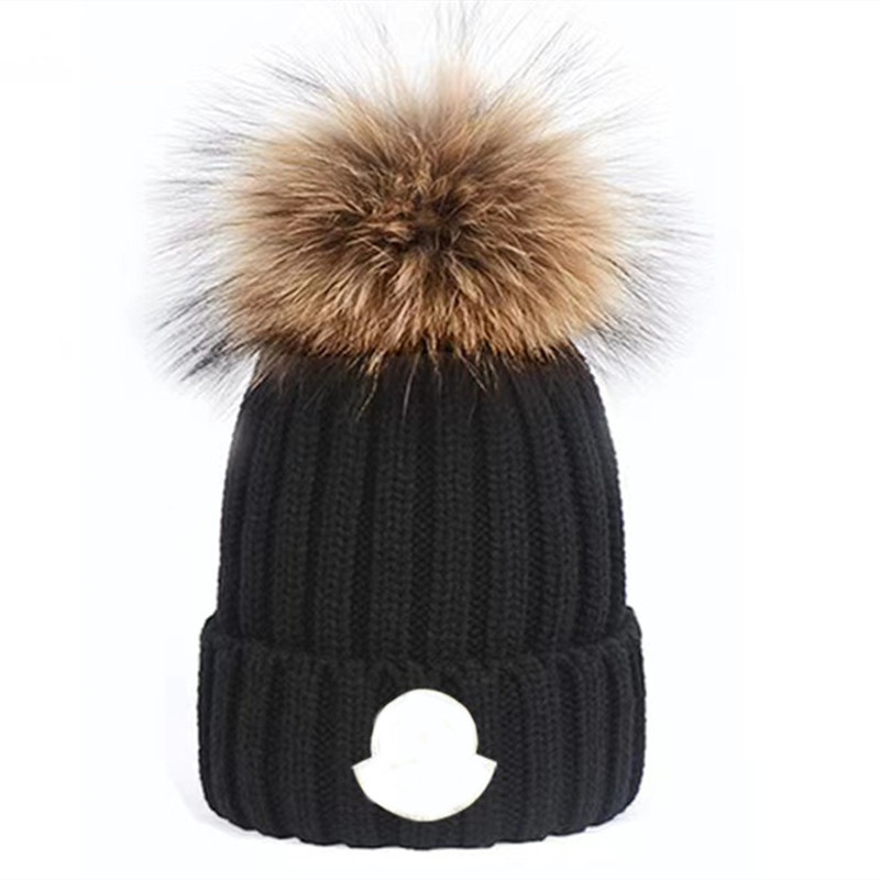 Winterkappen hoeden dames en mannen mutsen met echte wasbeer bont pompoms warme meisje cap snapback pompon beanie 8 kleuren