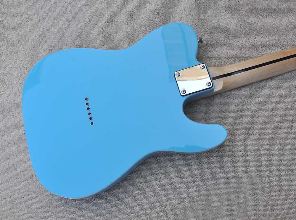 La guitarra eléctrica azul cielo personalizado de fábrica con el diapasón de diapasón de arce se puede personalizar el cuerpo del orificio lateral zurdo.