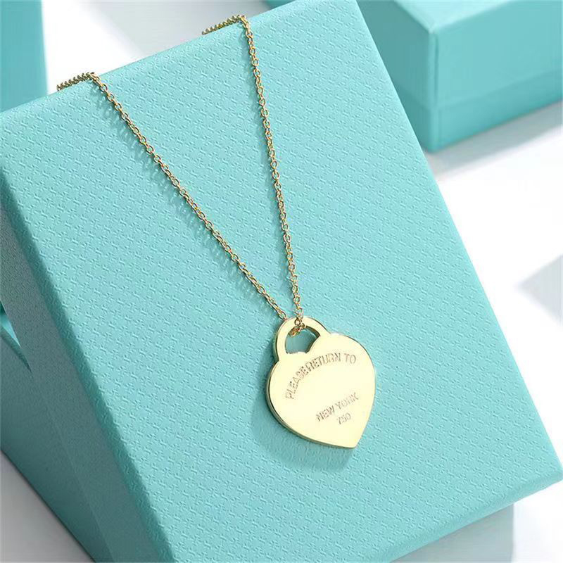 2022 Fashion New T Letter Pendant Necklace Brand Classic Heart Shaped Designer Necklace Men&Women Couple Stainless Steel Necklaces179U