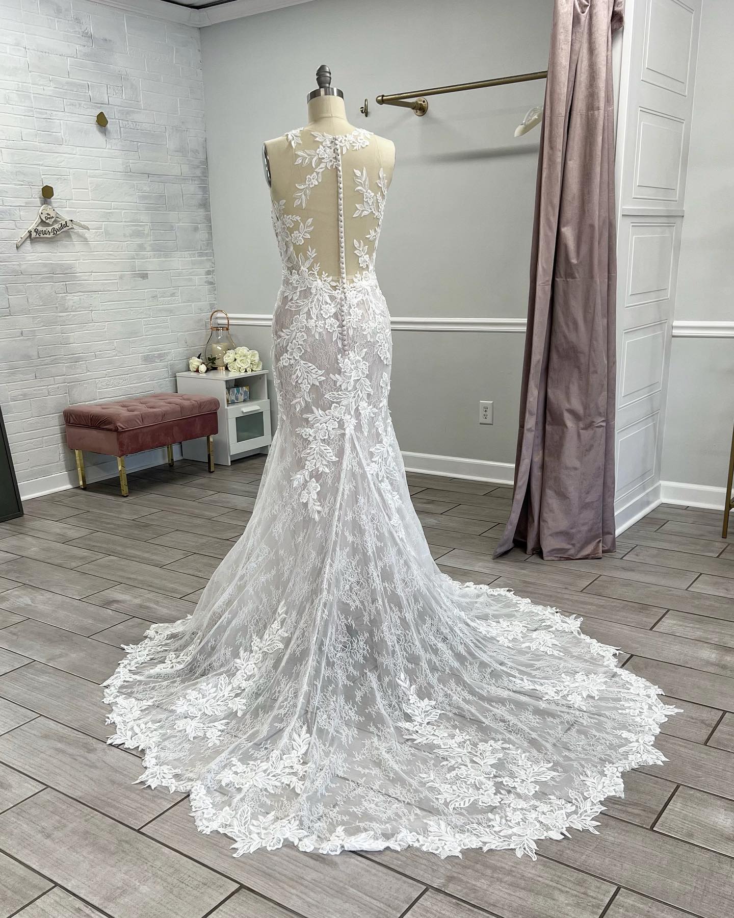 Mermaid Bridal Wedding Dress 2023 Sheer Illusion Neck Back Full Lace vestidos de novia Court Train Garden Castle Beach robe de mariee Covered Buttons Sleeveless