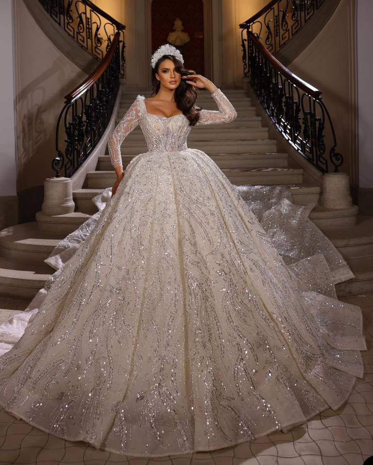 Exquisite Sequins Wedding Dress Ball Gown Custom Made Square Neck Full Sleeve Lace Beads Long Train Church Bridal Dresses