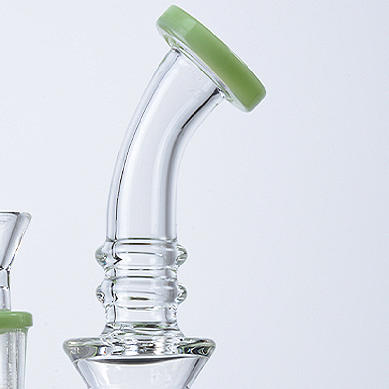 Ocean Shiping Heady Hookahs Pomme de douche Perc Verre Bong Tuyaux d'eau Court Nect Embouchure Huile Dab Rigs Pyramide Conception Bongs Avec Bol 14mm Joint Femelle