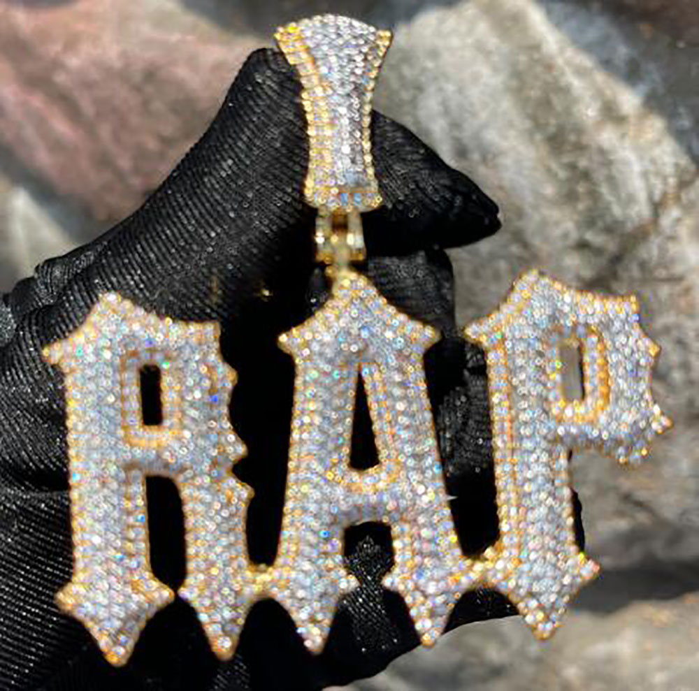 Anpassat namn halsband män kvinnor isade ut prong inställning hänge personaliserade charms fällrappare superstjärna kubik zirkonium hiphop jud297p