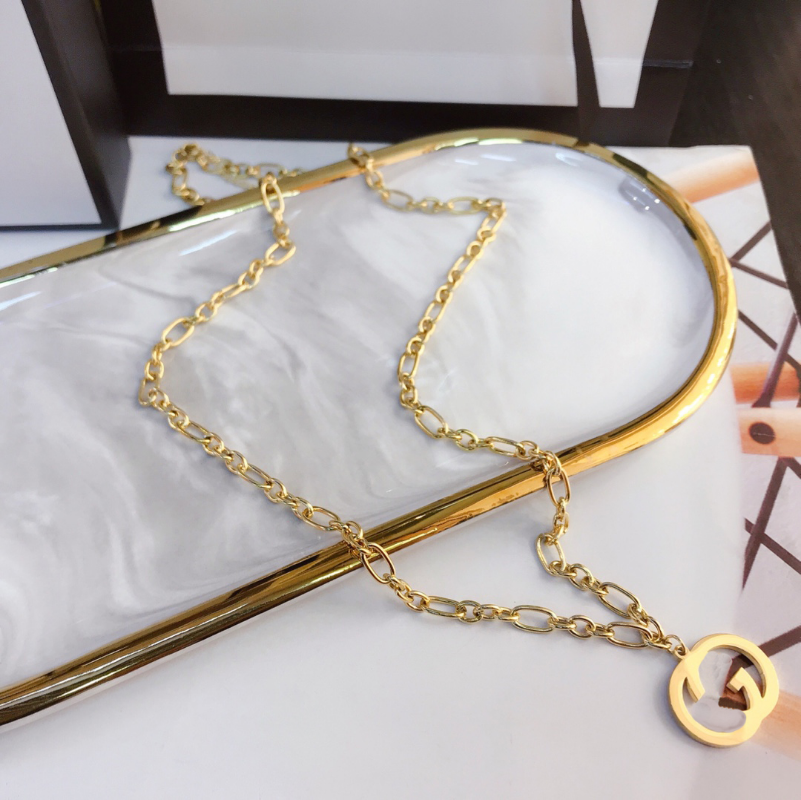 Modestil Anhänger Halsketten exquisite Accessoires Klassischer Designerschmuck für Frauen Design künstlerischer Geschmack Luxus 18K Gold-Pl282v