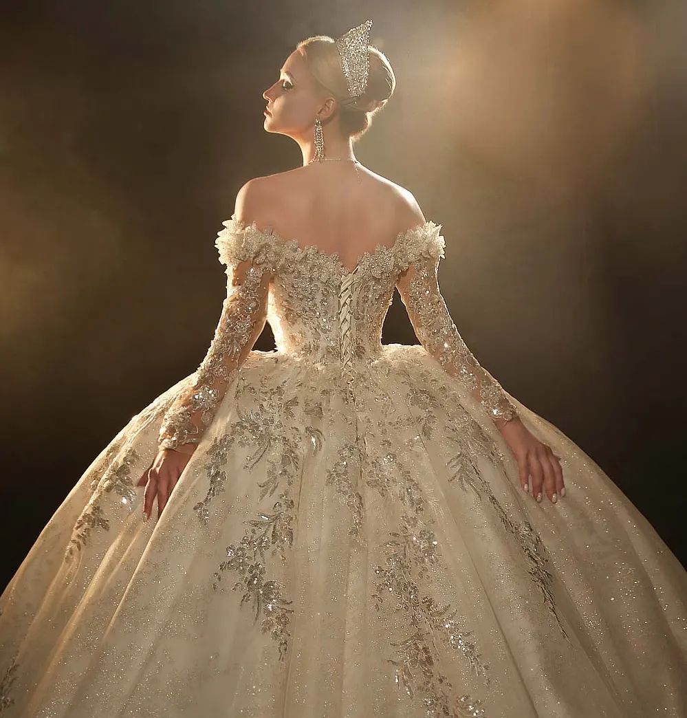 Vestido de novia de princesa de lujo, vestido de novia con hombros descubiertos, manga larga de cristal, Arabia Saudita, apliques florales en 3D, vestidos de novia de rob