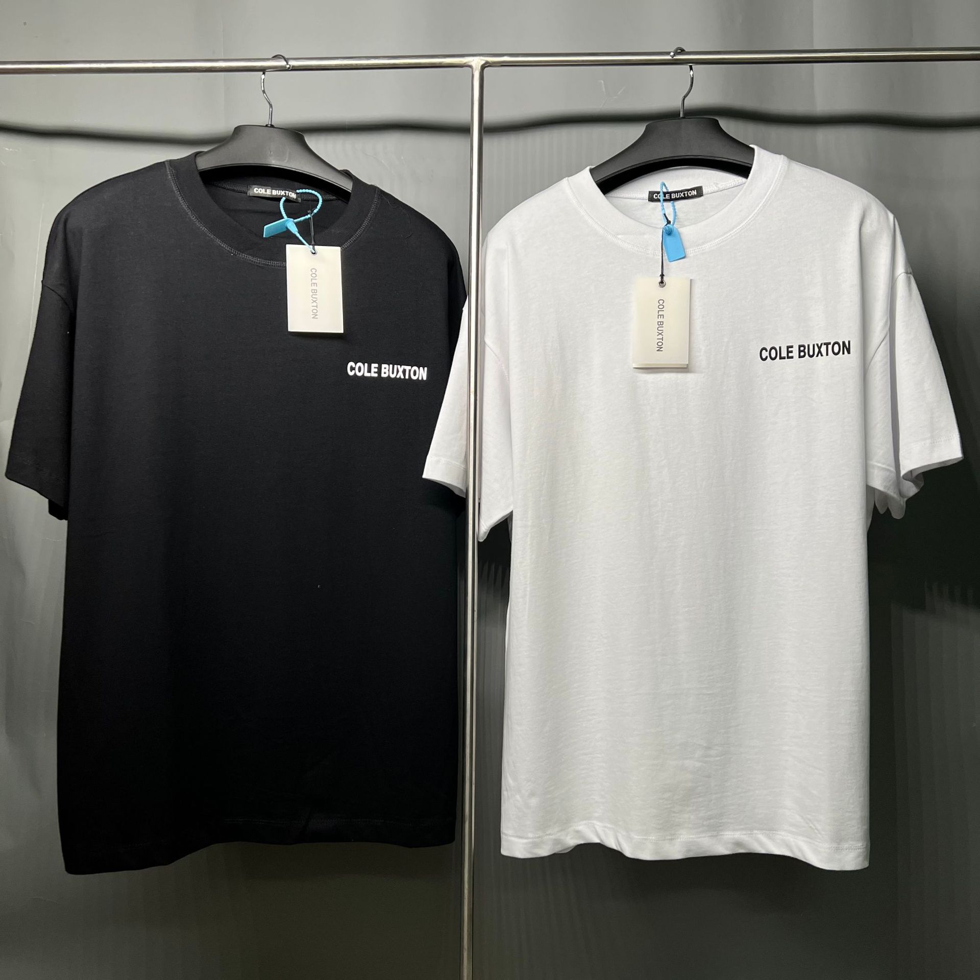 Erkek Tişörtler Yüksek Sokak Küçük Popüler Minimal Tasarım Baskı Slogan Mektubu Baskı Kısa Kollu Çift T-Shirt% 100 Pamuk Black Beyaz T