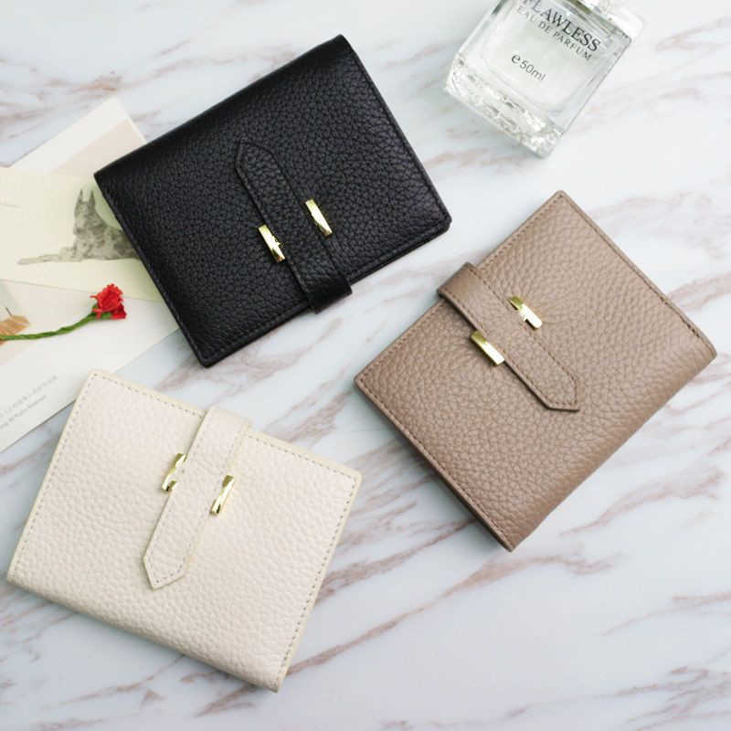럭셔리 디자이너 핸드백 새로운 유럽 및 미국 유명한 가죽 지갑 여성의 얇은 얇은 두 배의 소요수 간단한 짧은 카드 가방 H-Button 소프트 공장 직접 판매