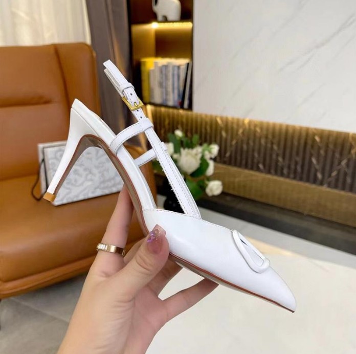 Designer-Frauen-Sandalen mit hohen Absätzen Neue Mode-Leder-Büropantoffel Sexy Partyschuhe mit spitzer Zehe Größe 35-43 8,5 cm