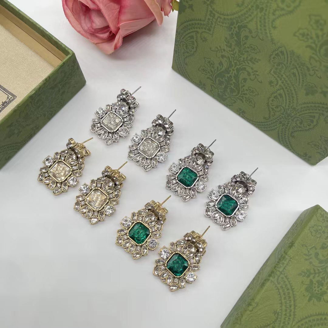 2022 Ny modeknutkristallörhängen lyxig designer örhänge damer bröllopsfest par gåva smycken med box235p