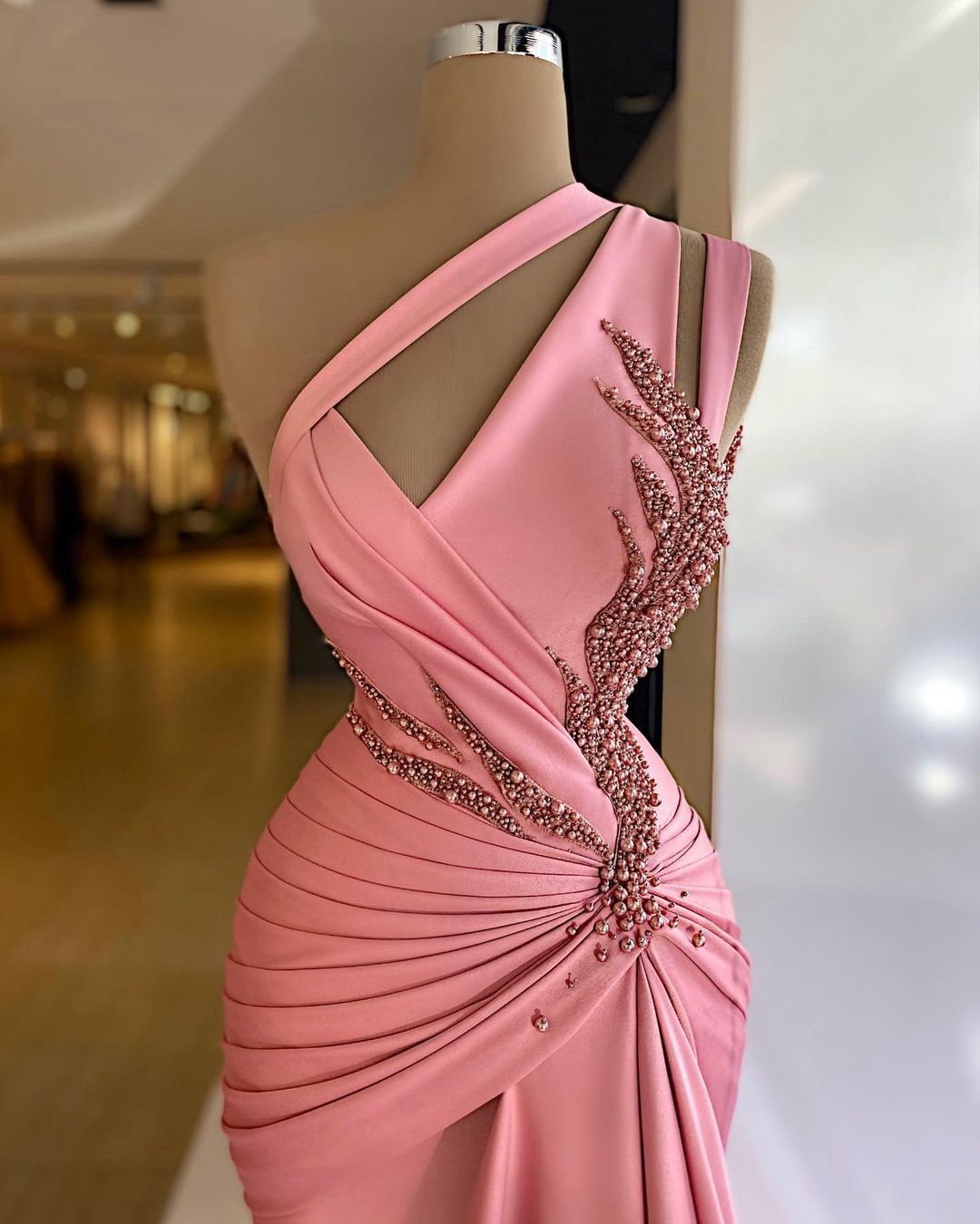 Pink Satin mermaid evening Dresses Lace Sleeveless One Shoulder V Neck Appliques Sequins pearls Shiny prom Dresses Sexy