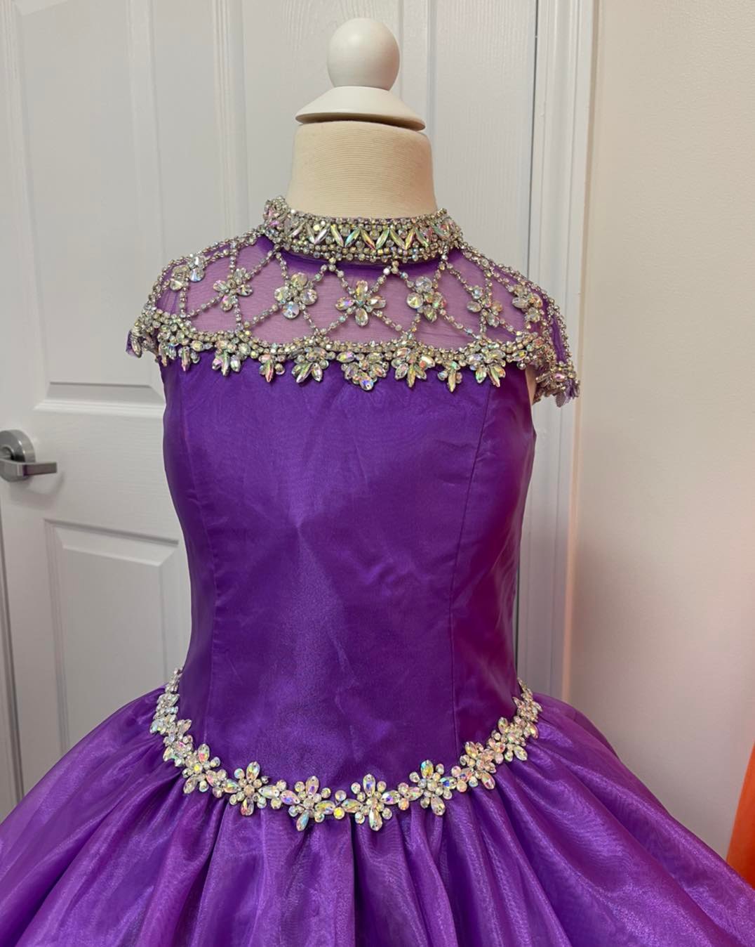 Purple Girl Pageant Dress 2023 Crystals Beading Organza Ballgown Little Kids Birthday Cap Sleeves Formal Party Wear Gowns Spädbarn Toddler Teens High Neck C168 Red