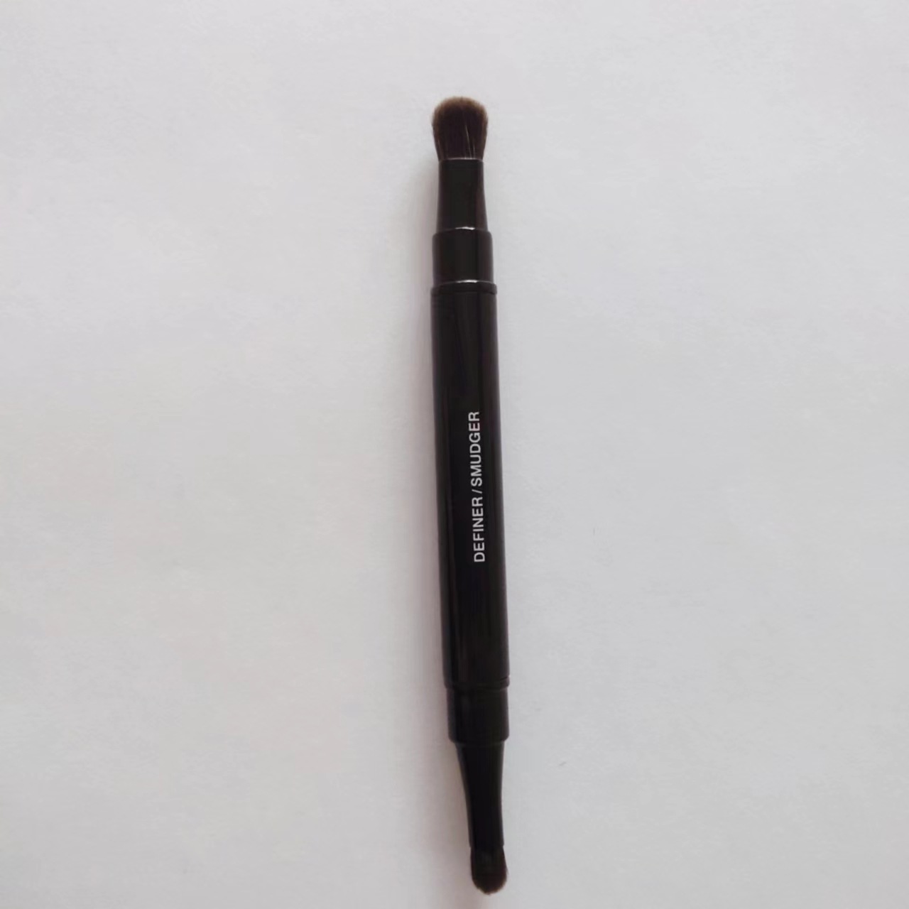 CC Intrekbare dubbele tip Eyeshadow Defeler/Smudger Make -upborstel - Dubbele draagbare draagbare reisschaduw Blending Cosmetics Tools