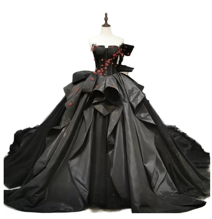 Gotisches schwarzes Ballkleid-Brautkleid, rote Blumenperlen, Schatz, lange Kathedralen-Brautkleider, Vintage-Schnürkorsett aus Satin
