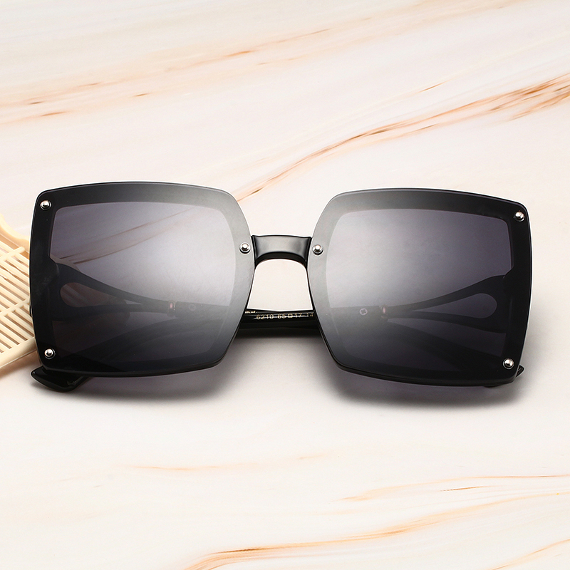 Wholesale Designer Women Sunglasses Modern Woman Sunglasse Frames Black Beige Big Square Full Frame Resin Eyewear Outdoor Uv Beach Lady Attitude Sunglasses