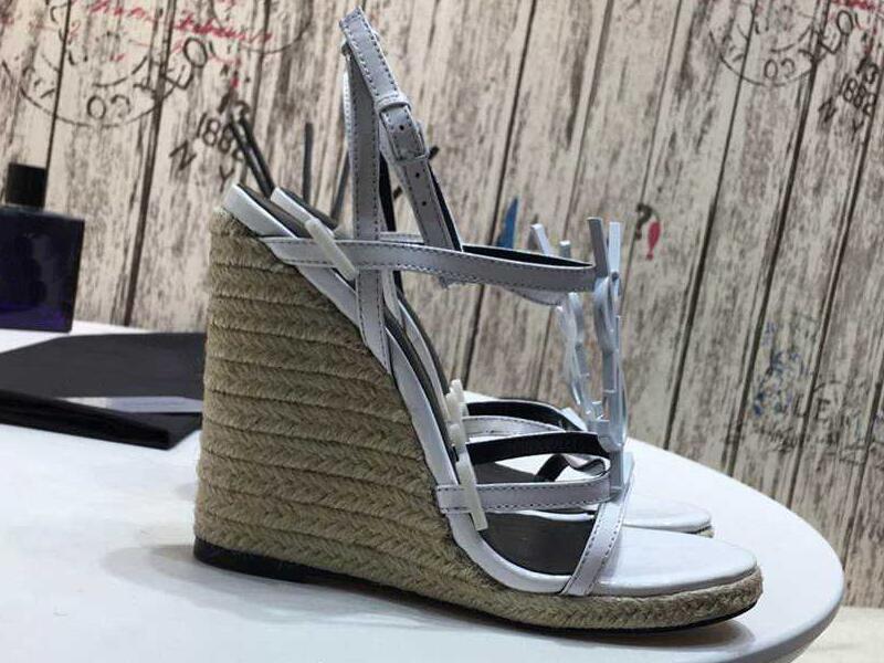 5699260 Sandały 11,5 cm Cassandra Wedge Espadrilles Wysokie obcasy Sandal Patentowe Kapcie Buty dla kobiet Rozmiar 34-41 Fendave