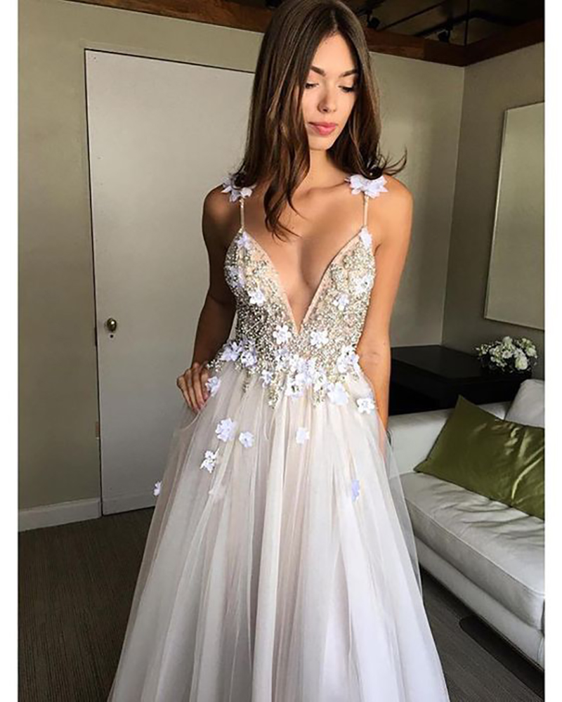 Flowers Wedding Dress White Vestido de noiva 3D flower Deep V-neck Wedding Dresses Delicate Appliques Backless Bridal Gown