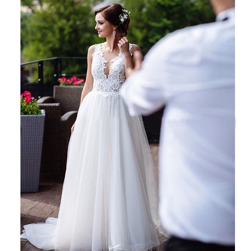 A-Linie Strandhochzeitskleider, Sommer-Boho-Brautkleid mit abnehmbarer Schleppe, rückenfreie Applikationen, Tüll-Hochzeitskleider in Übergröße