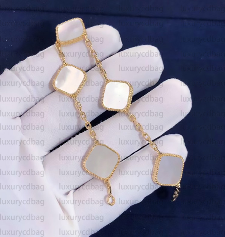 Klasik Tasarımcı Takı Dört Yaprak Yonca Cazibe Bileklik Bileklik Zinciri 18K Gold Agate Kabuk Kadın için İnci Annesi175J