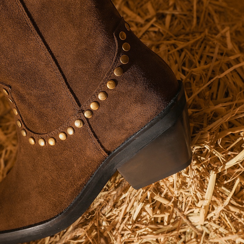 Westernstiefel mit klobigem Absatz und mittlerer Wade, Cowgirls, einfache Nietenschuhe, Kuh-Wildleder, tägliche Botas, Slip-on-Frühlingsherbst-Frauenstiefel