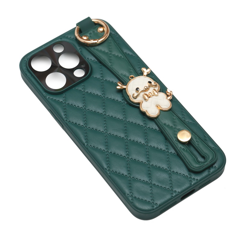 Leopard print vs glitter phone case: which one actually hides