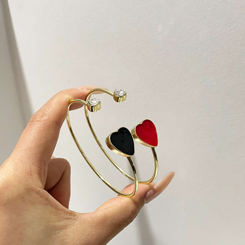 Korean Style Heart Bracelet vs Western Style: Why is everyone