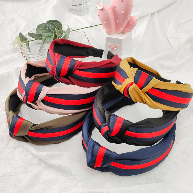 Wholesale vs Retail headbands: Why are small businesses buying