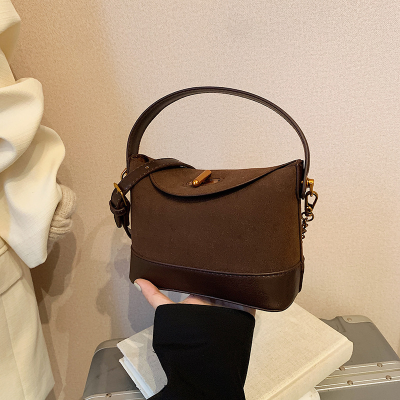 Brown vs Black Shoulder Bag: Does the color *really* matter for