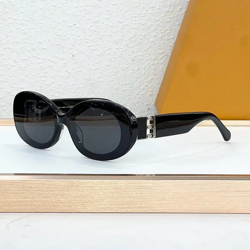 Designer Metal Round Sunglasses for Women with Acetate Black  display picture 3