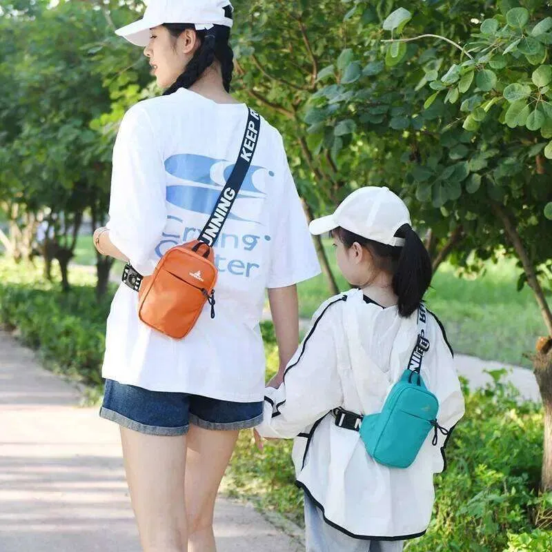 Duqulle Borsa sul Petto, Borsa a Tracolla a Forma di Triangolo Nero con Tracolla Regolabile, Borsa a Tracolla Multiuso per Donna Uomo, Borsa Zaino per Ciclismo Sport da Viaggio all'aperto