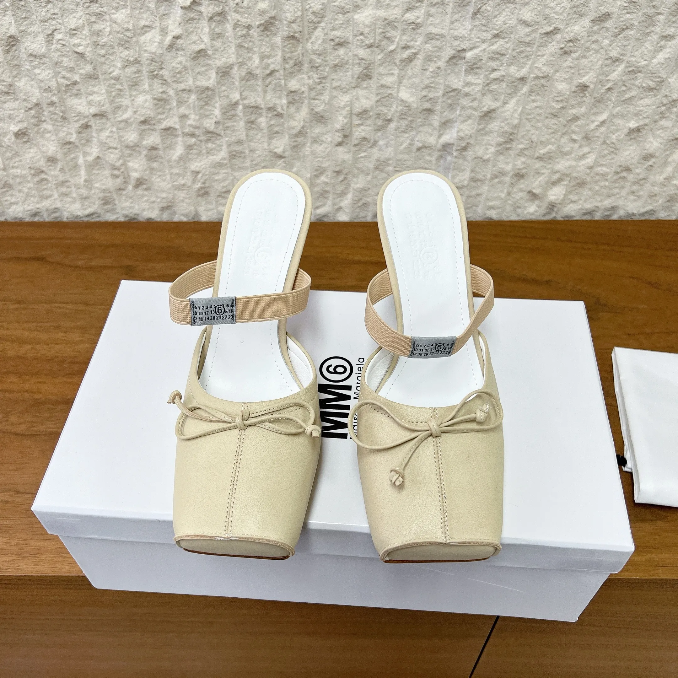 Retro Womens Square Toe Ballet Flats Mm6 Designer Slippers Luxury Mary Jane Shoe  Mason Tabi Bow Ballerina Dress Shoes Lady Stiletto Formal Gladiator Sandals  Mules From 56  | DHgate