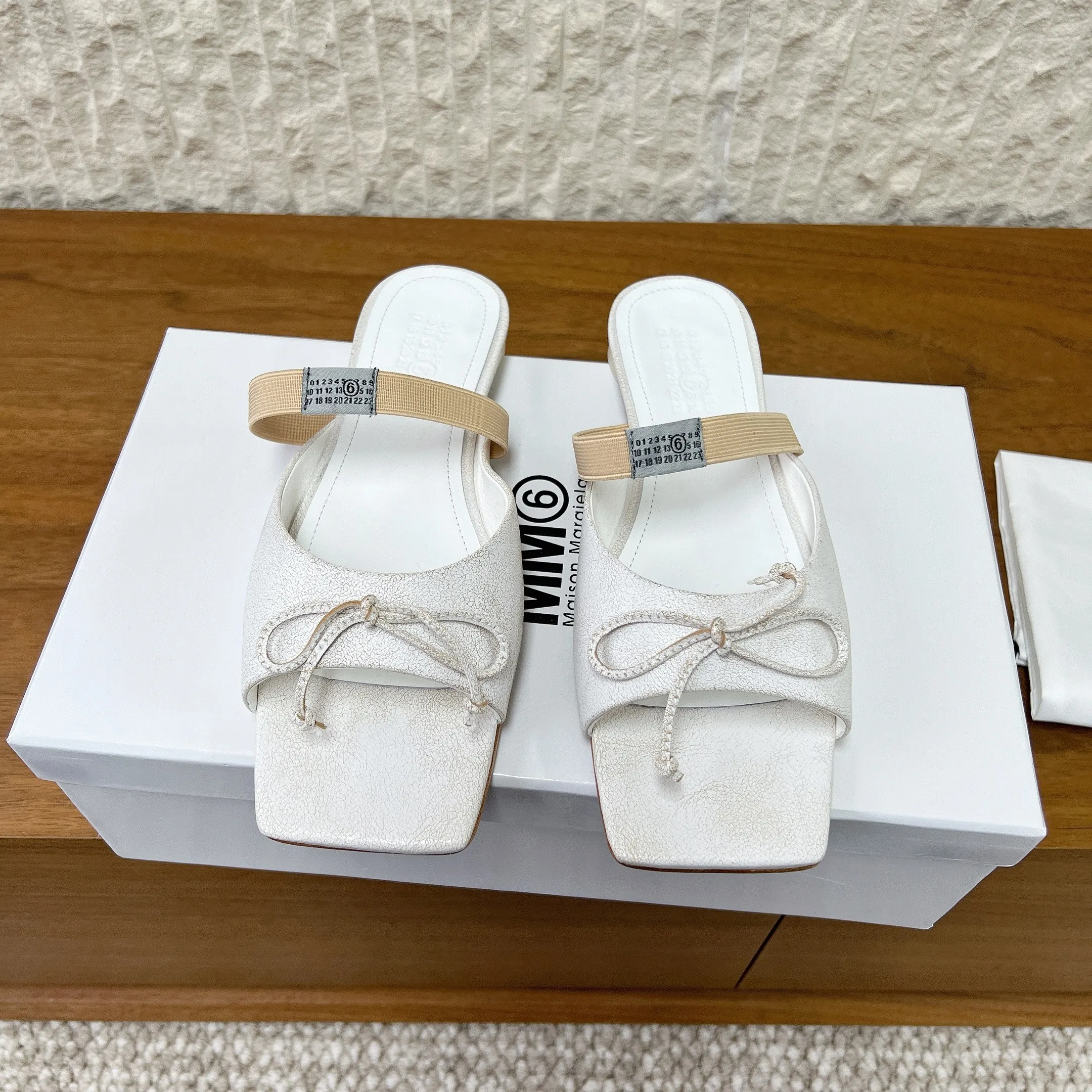 Designer Womens Ballet Flat shoe mm6 Mason tabi Square head slippers Luxury Mary Jane Shoe Lady Leather Bow ballerina Stiletto formal sandals ... Designer Womens Ballet Flat shoe mm6 Mason tabi Square head slippers Luxury Mary Jane Shoe Lady Leather Bow ballerina Stiletto formal sandals ...