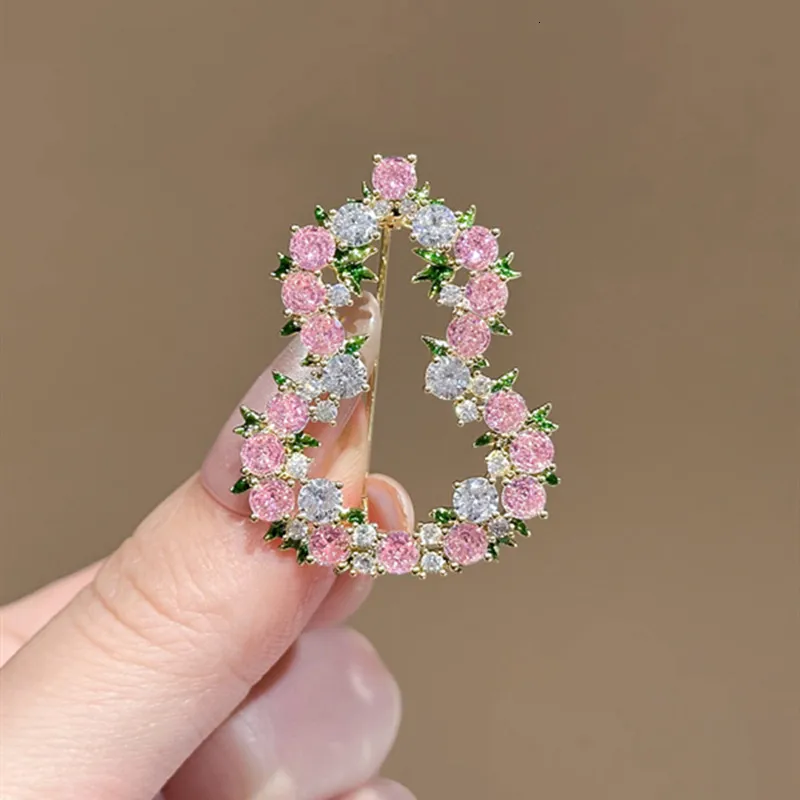 gold brooch pin for dress Flower with Cubic Zirconia Stones, 18K Plated Alloy, Vintage Plant Shape from Dhgate Brooches Butterfly brooch