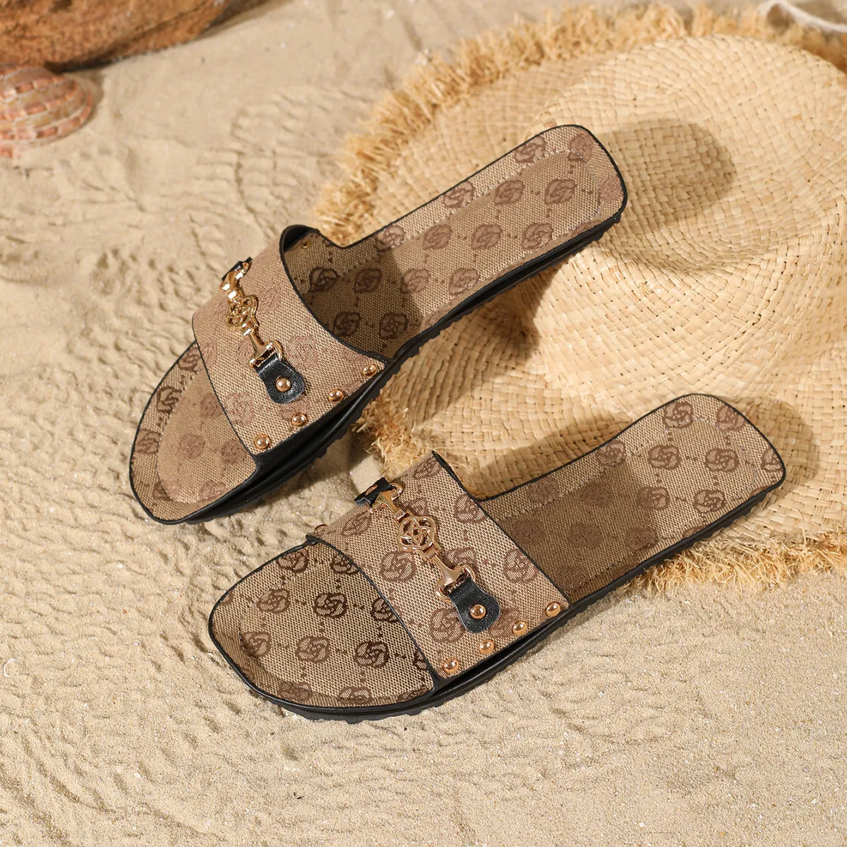 Heiß begehrte, versandkostenfreie, flache Einteiler-Sandalen mit runder Spitze – leichtes und minimalistisches Design, perfekt für den Strand_voghion.com